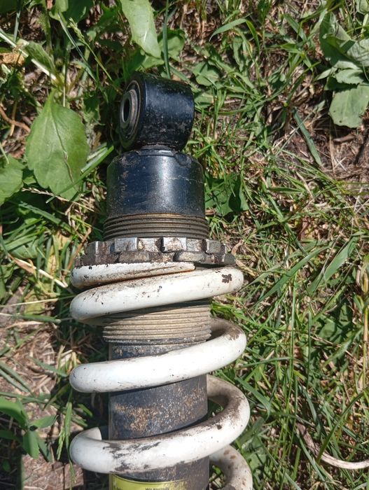 продам амортизатор задний suzuki dr 650