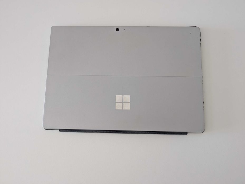 Microsoft Surface Pro 4 (1724) – i5 / 256GB - CTT Shipping64283774702082121
