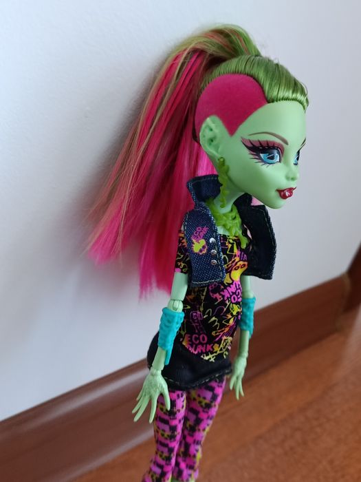 Лялька Monster High Venus McFlytrap basic