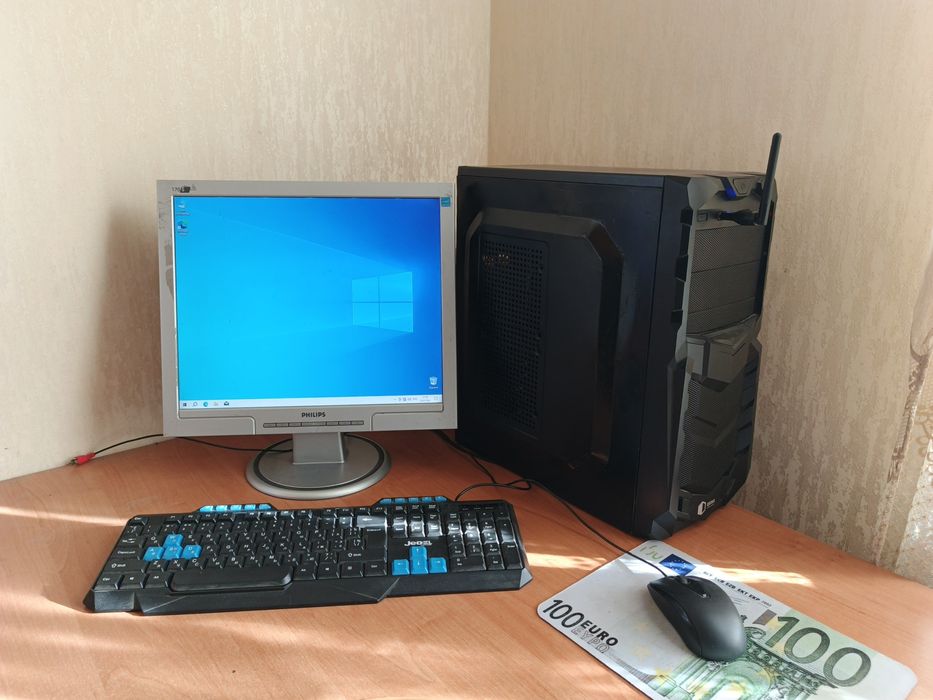 Продаю комп'ютер з монітором, клавіатурою та мишкою