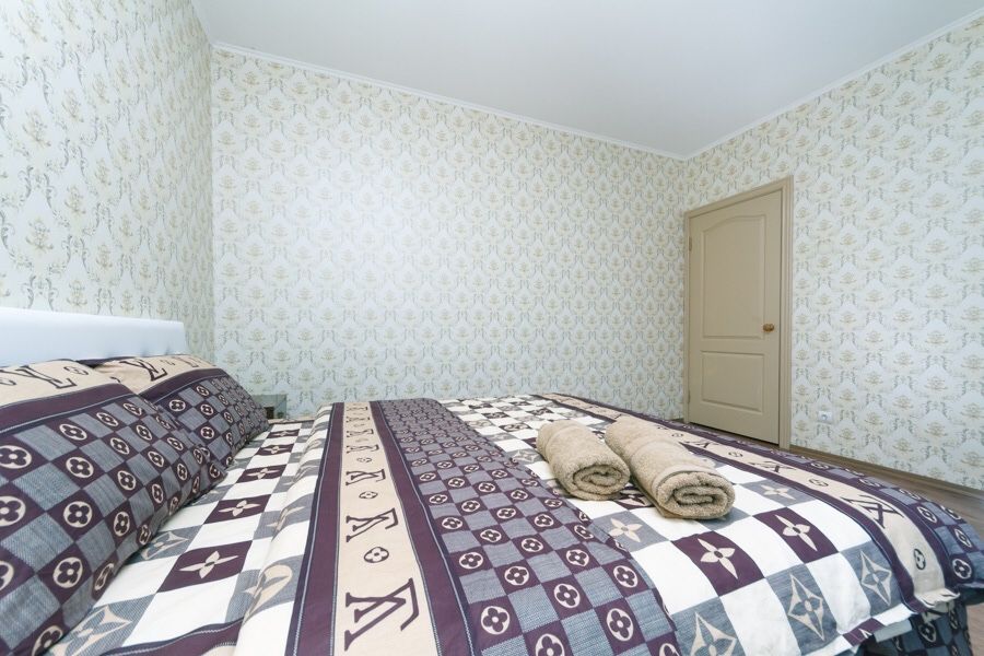 Посуточно.2комнатная.С видом на Днепр.Патриотика.Позняки-Осокорки.-1-555.biz.ua