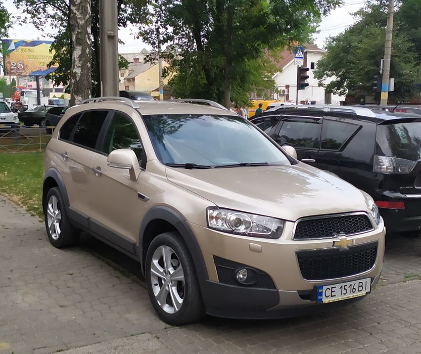 Автомобиль Chevrolet Captiva.