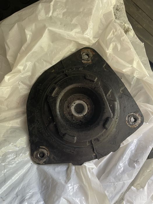 Poduszka  Łożysko Amortyzatora komplet Nissan Note E11