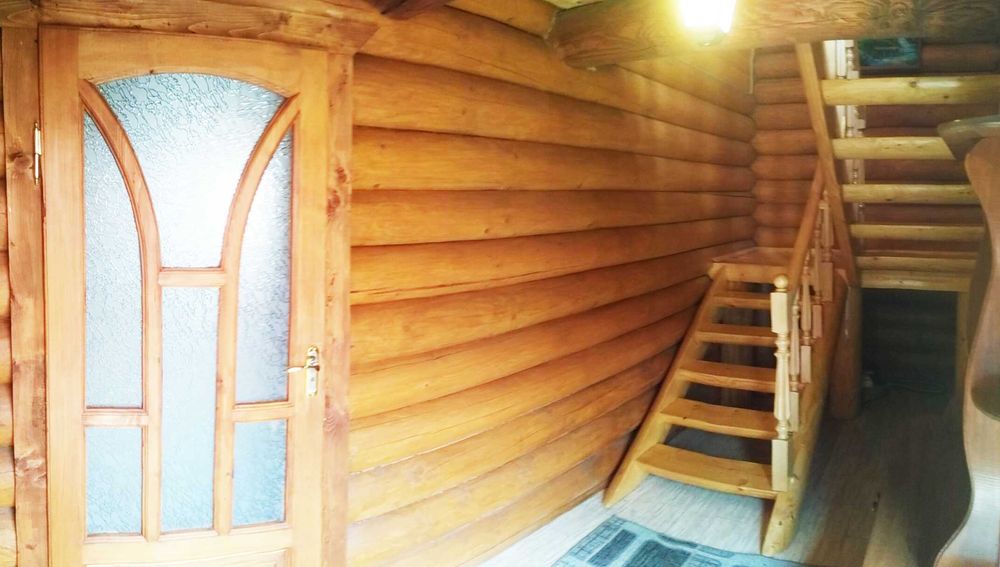 Дерев'яний котедж будинок