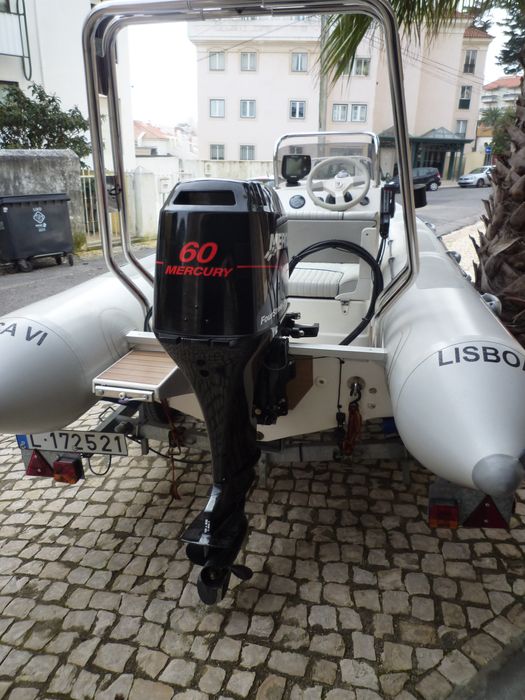 Semi-rigido Valliant 520