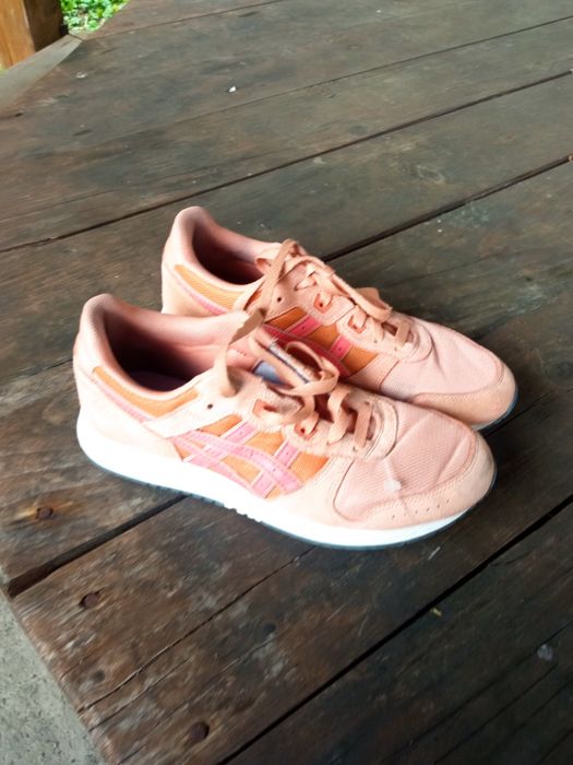 Кросівки asics  lyte classic розмір 40.5