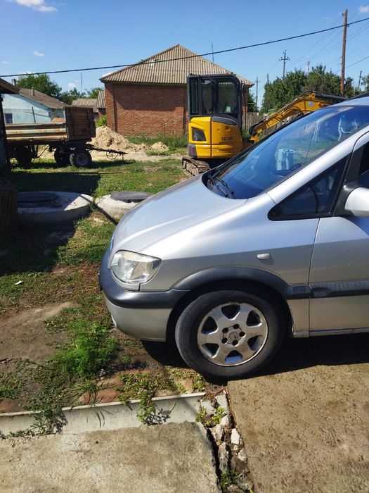 Opel Zafira 2.2D 2003 року