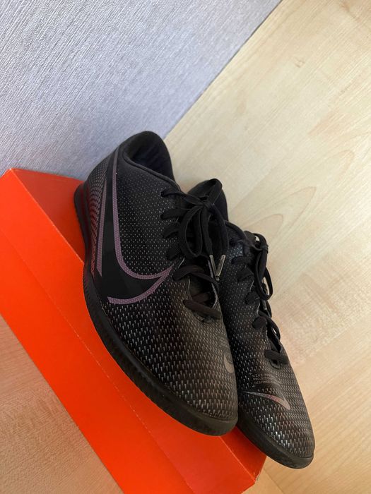 Sportowe buty nike 42