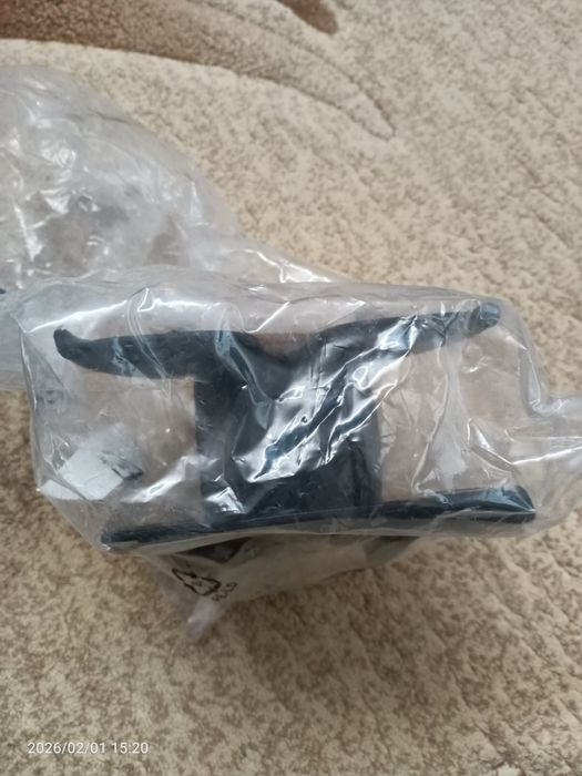 Сайлентблок задній лівий переднього ричага Volvo XC 60