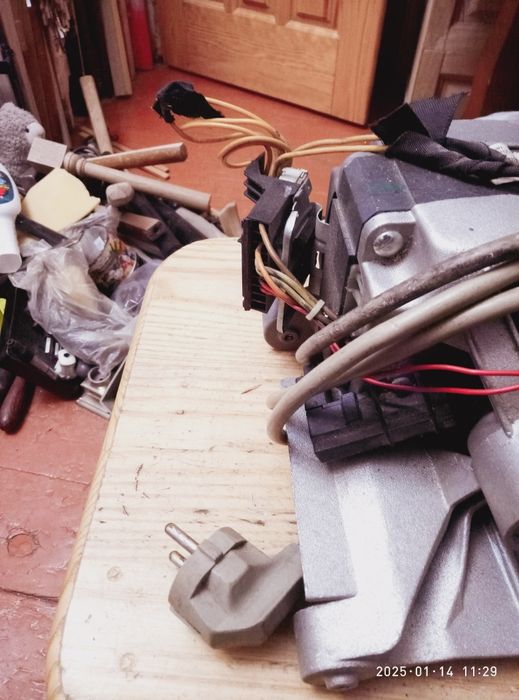 двигатель от стиральной машины.