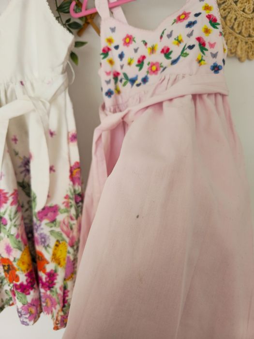 Zestaw sukienka na ramiączkach H&M letnia 110 rozkloszowana kwiaty