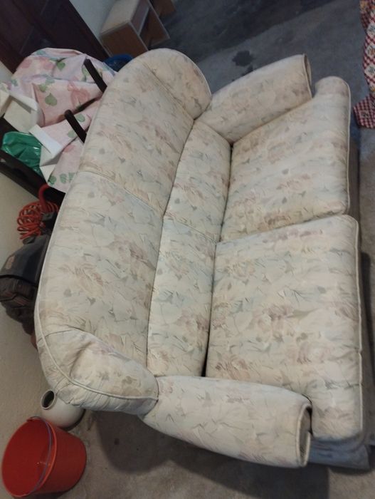 Conjunto sofas bom estado