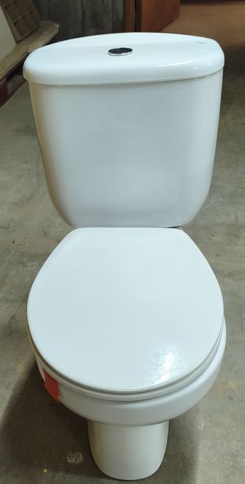 Sanita completa roca. está como nova, apenas é necessário fixar ao chão e ligar