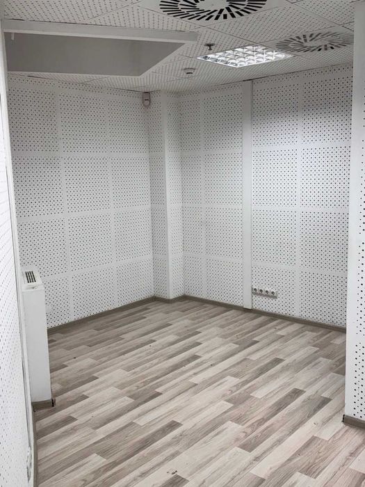 Оренда офісу 13 м², та Оренда робочих місць майстра манікюру