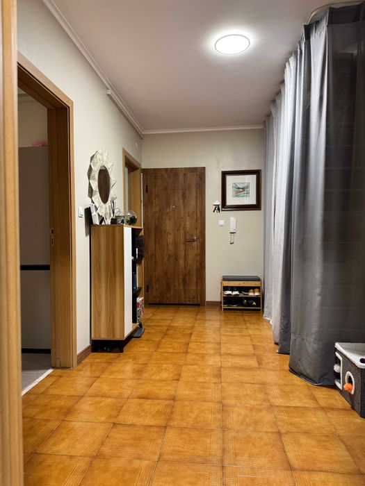 Apartamento T2 totalmente mobilado à venda na Rua Aquilino Ribeiro, 24