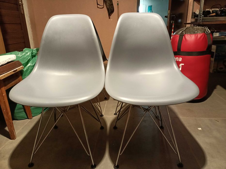 sprzedam krzesła skandynawskie.