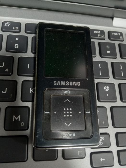 MP3-плеер Samsung YP-Z5F