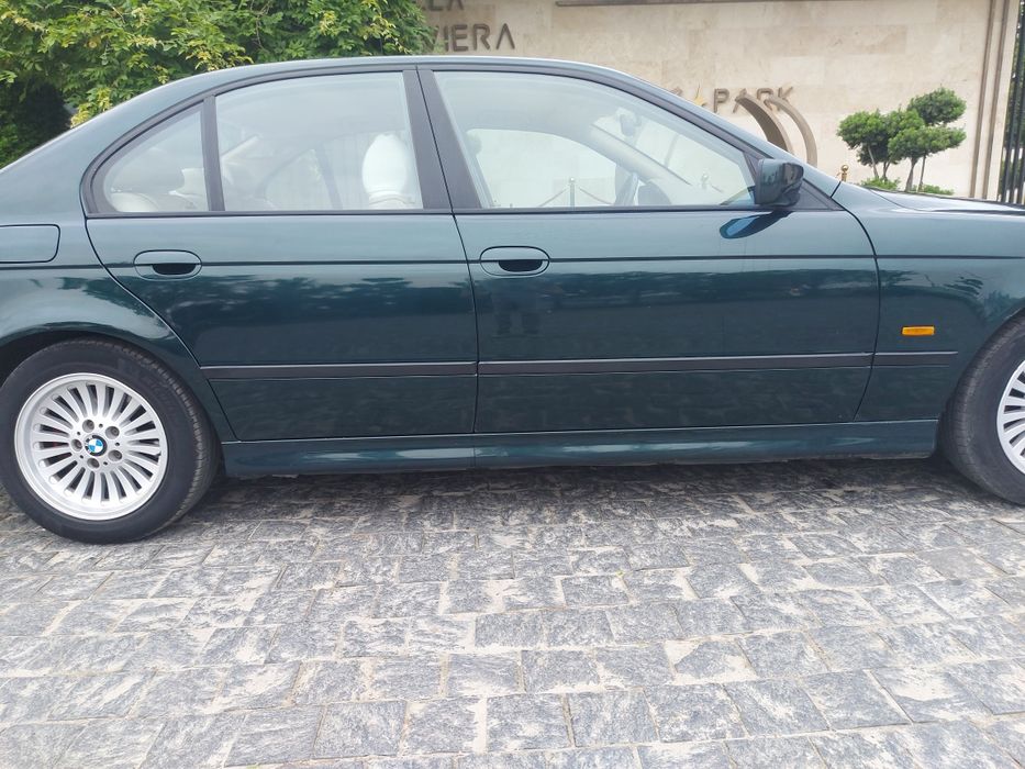 BMW 5-series e39 528i