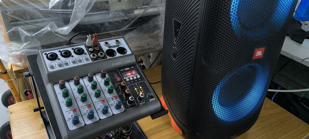 Mesa de mistura Aveek F-5A