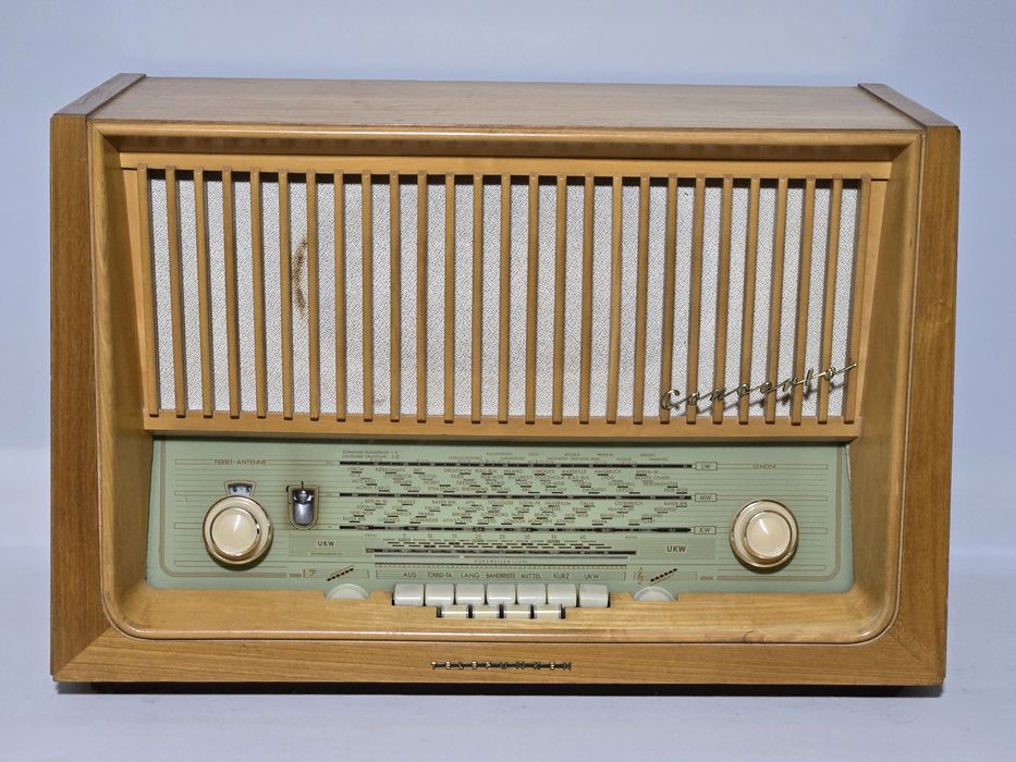 Rádio antigo reparado Telefunken