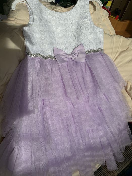 Святкова сукня на дівчинку