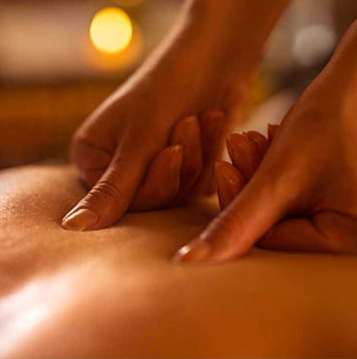 Massagista masoterapeuta profesional atendo mulher e homens