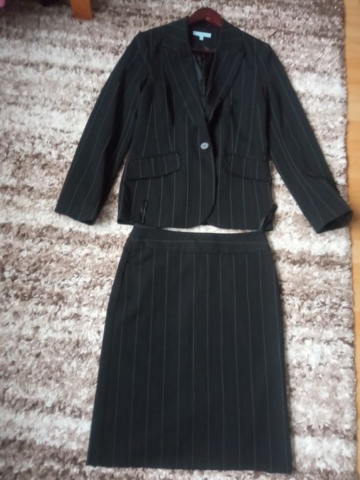 Komplet marynarka plus spódnica
