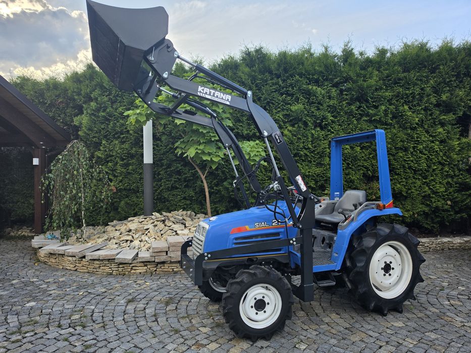 Iseki sial 21 3 cylindry diesel mini traktorek ogrodniczy 4x4