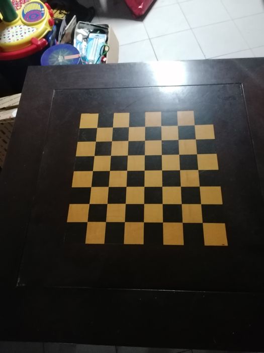 Mesa de jogos, xadrez, damas, cartas