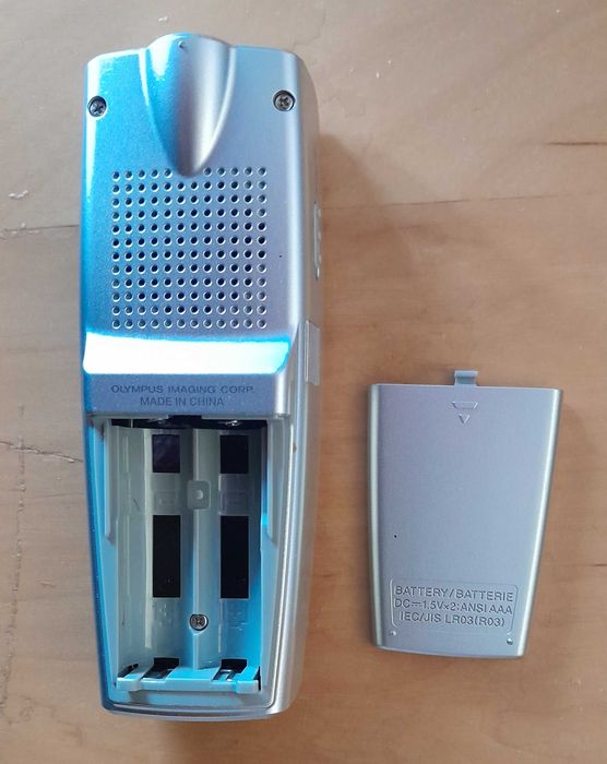 Gravador de voz digital Olympus VN-2100PC com microfone