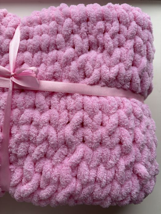 Вʼязані пледи,конверти на виписку,в коляску