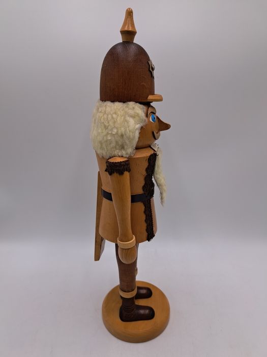 Drewniany dziadek do orzechów żołnierz, huzar rękodzieło 44 cm