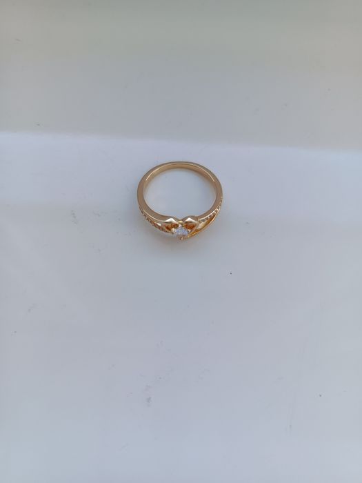 Pierścionek ozdobny