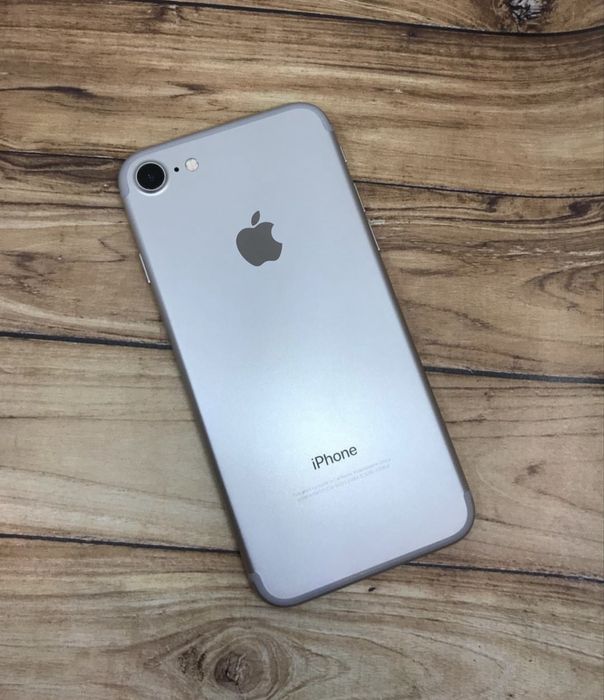 iphone 7 silver - купити мобільні телефони та смартфони