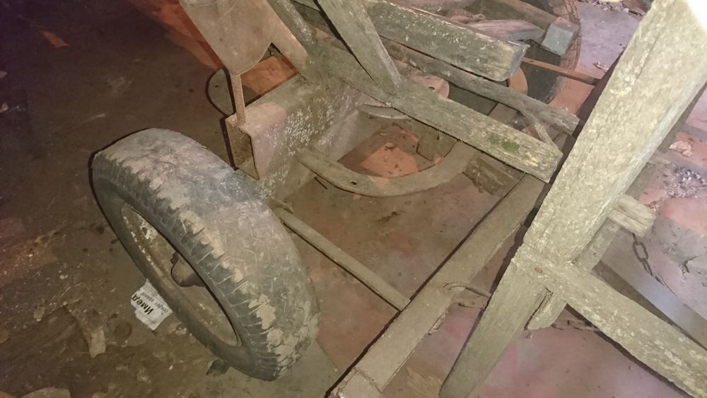 Воз для коня. Прицеп для трактора.