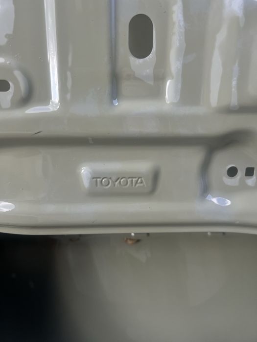 Дверка зодня ліва toyota Sequoia 67004-0c151