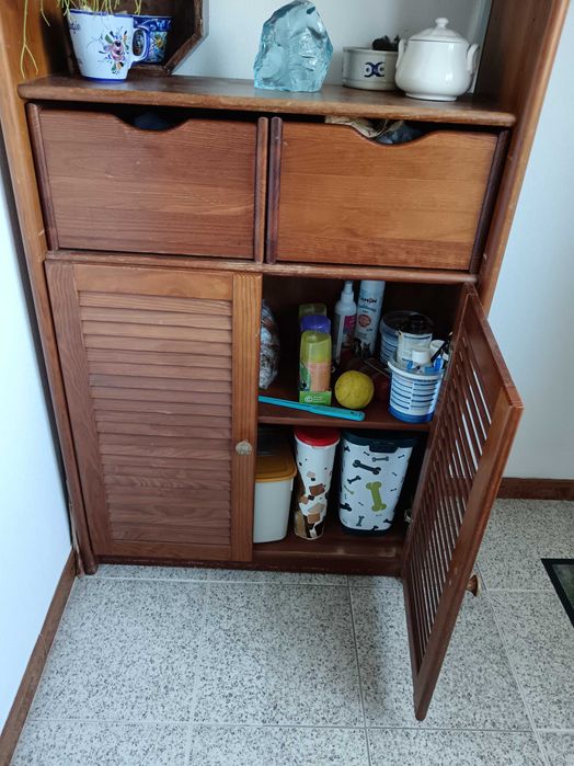 Estante/armário em madeira