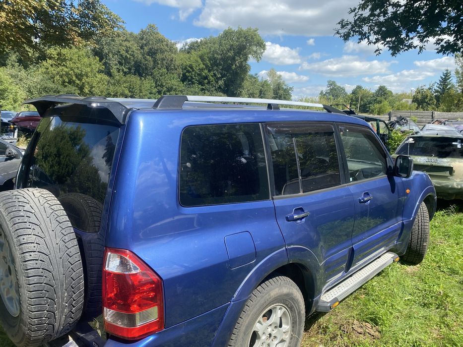 Двері двери паджеро mitsubishi pajero 3 3.2 di-d