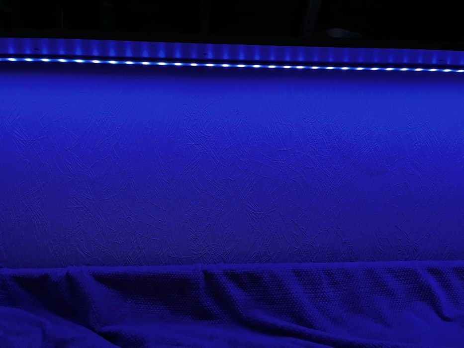 Продам двухъярусную кровать с LED-подсветкой