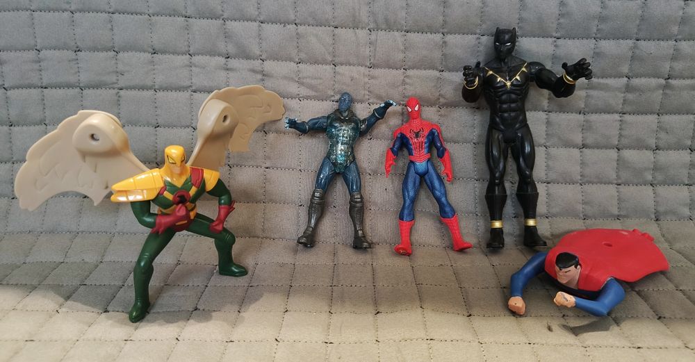 Figurki Spider-Man Black Panther Superman Hawk