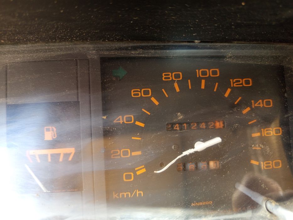 Carrinha de caixa aberta Nissan King cab