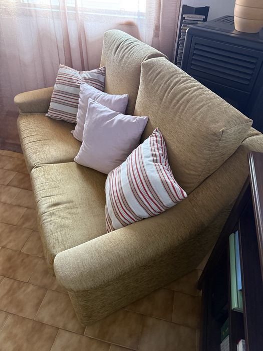 Sofa usado em bom estado