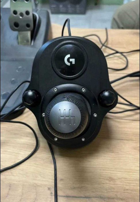 Volante e pedais Logitech G923