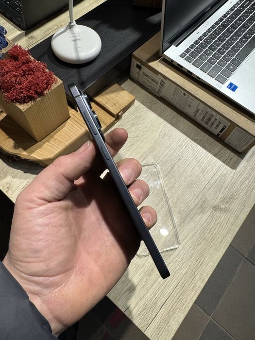 Samsung S25 Edge 12/256 GB  новий