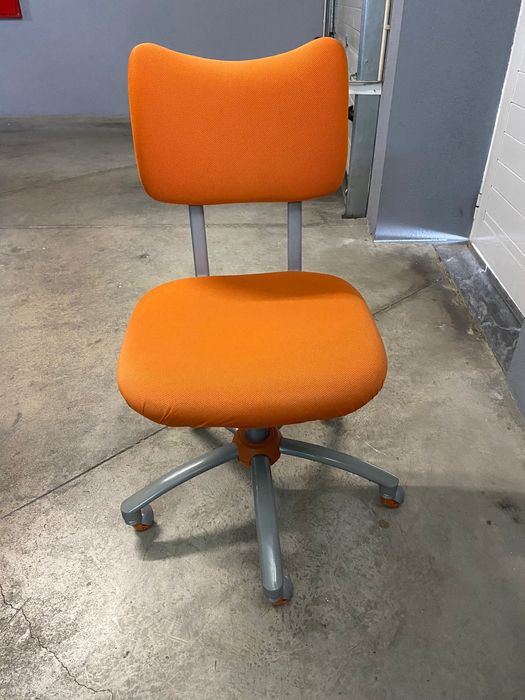 Cadeira de escritório laranja