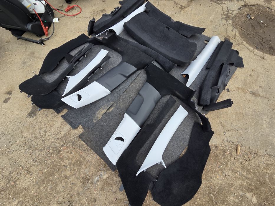 Пластик салона Tesla Model 3 Highland