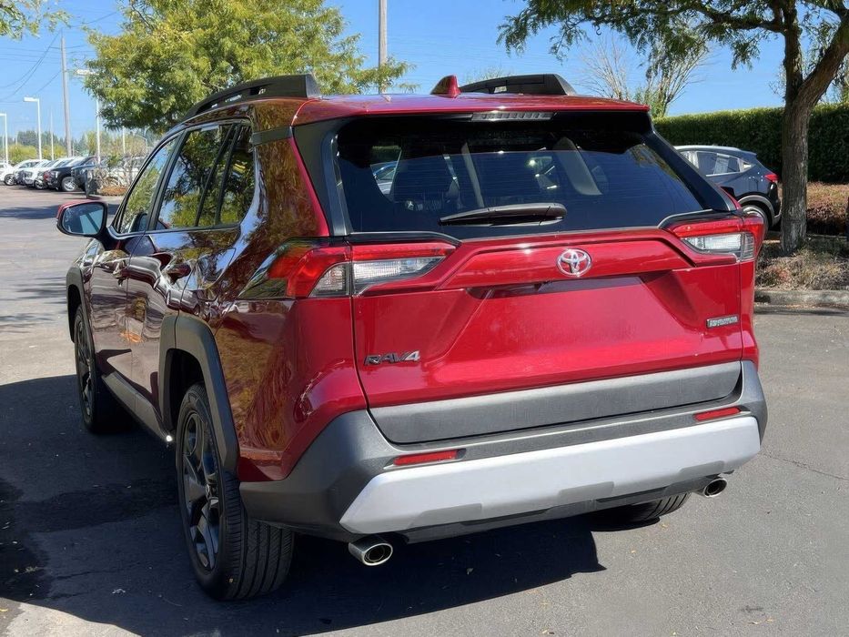 Toyota RAV4 XLE Premium      2023