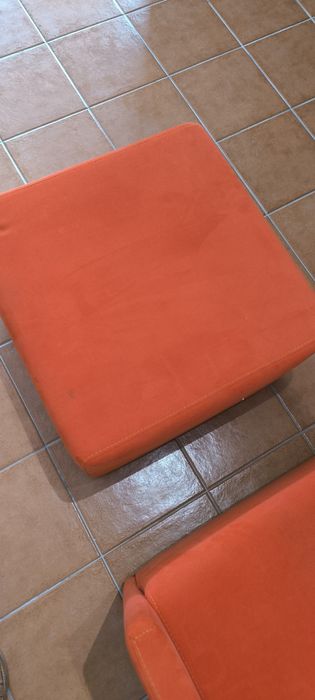 Sofá com puff para 2/3 pessoas