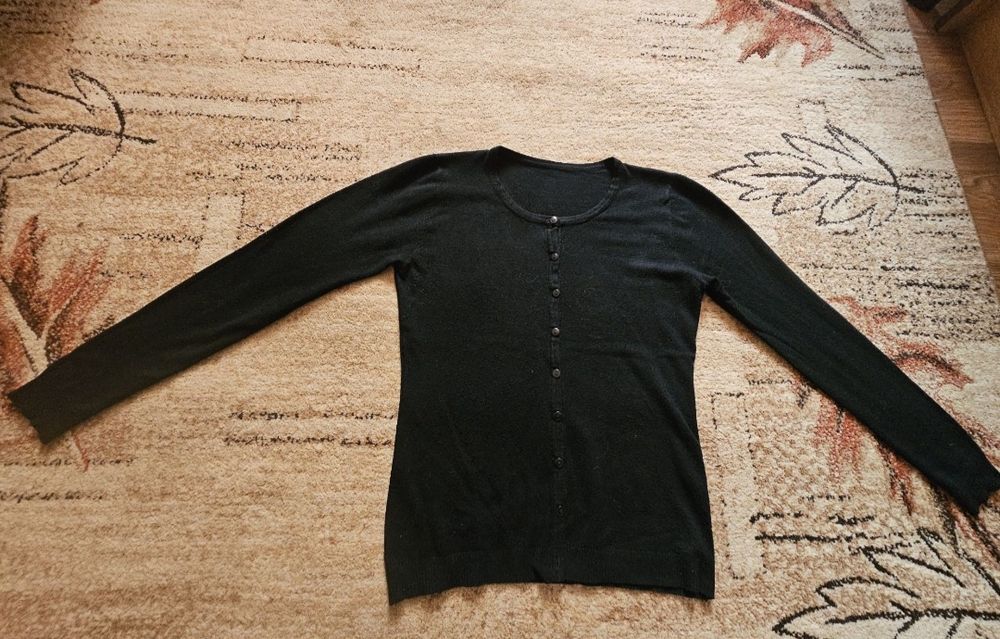 Sweter damski czarny rozpinany nr.2 rozmiar S  za 31 zł