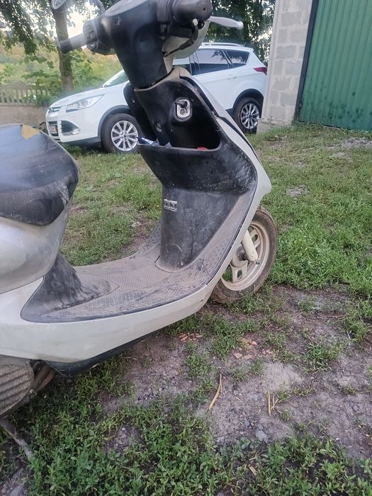 Продам скутер на запчастини по ціні двигуна